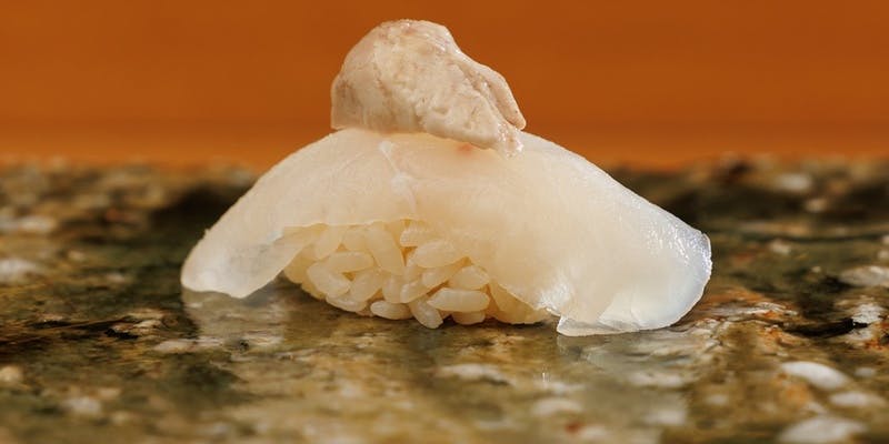 鮨と日本酒のペアリングコース