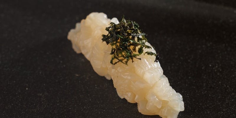 おまかせコース つまみ9品をはじめ、旬のネタを使用した握り10貫など大将こだわりの品々を味わい尽くす