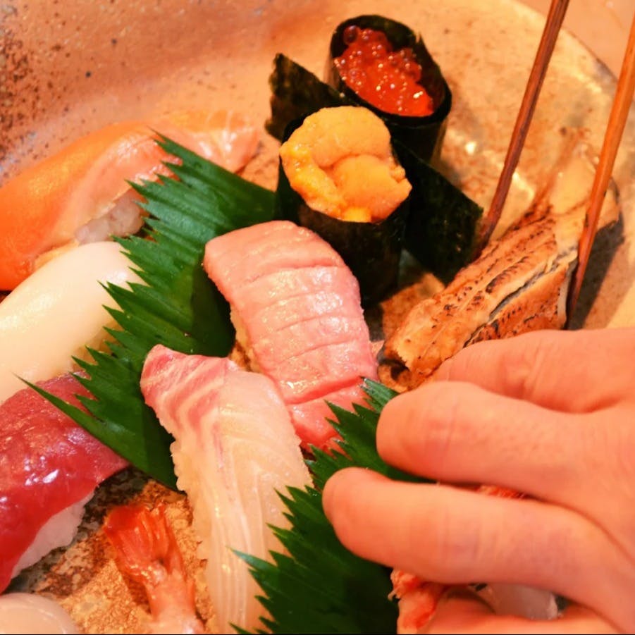 新鮮な魚介類を使用した寿司