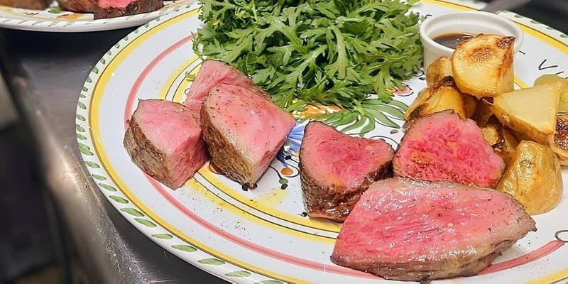 【ディナーコース】冷前菜の盛り合わせ、温前菜、黒毛和牛の炭火焼き2種、パスタ、デザート盛り合わせなど