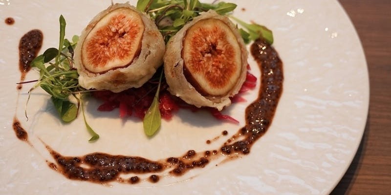 【Signature Course】旬の食材やシェフのスペシャリテなど当店自慢の逸品を揃えたコースで至福のひとときを