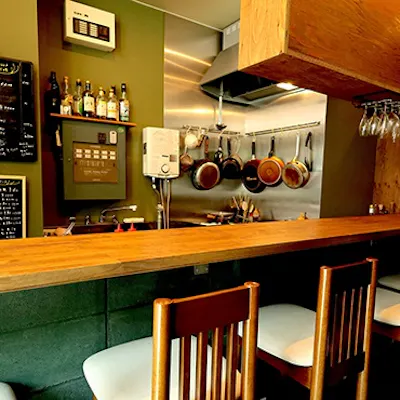 落ち着いた雰囲気の店内