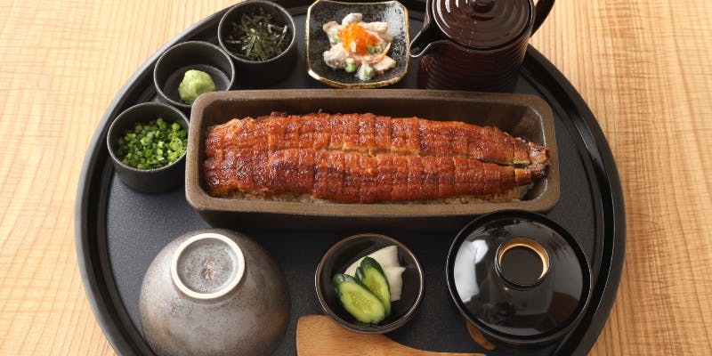 【一本ひつまぶし】一本ひつまぶし、吸物など＋1ドリンク