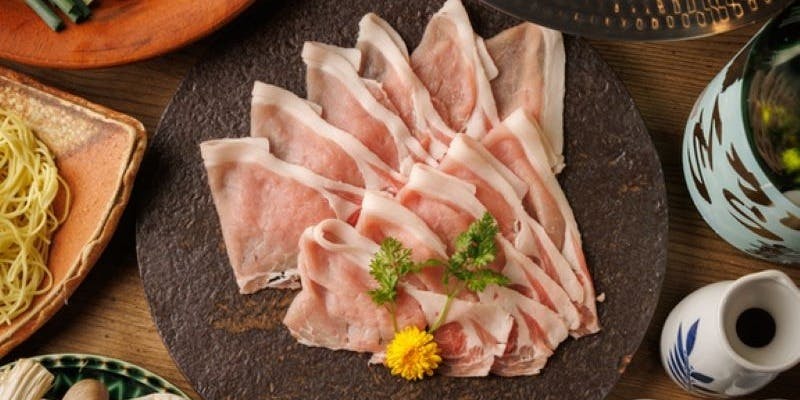 国産豚と牛タンの葱しゃぶor三元豚ローストポーク、新鮮お造り5種など8品2.5時間飲み放題5000円