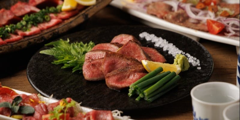 【11月12月限定】脳天・テール・ホホ肉など、まぐろと牛タン尽くしコース  8品 2.5H飲放8000円