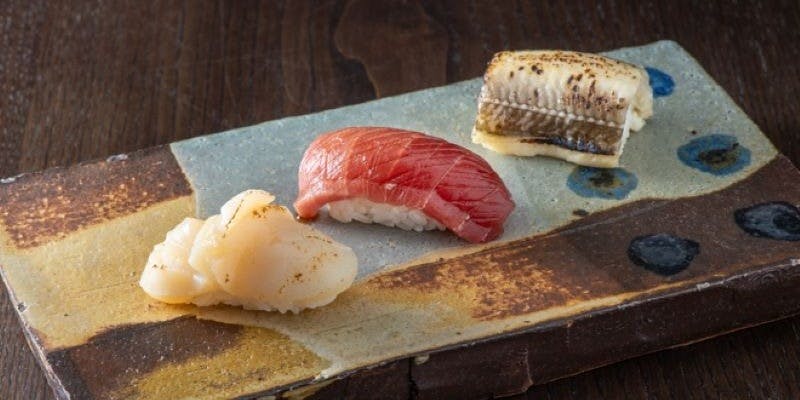 9,000円コース　刺身・揚げ物・焼き物・寿司など、こだわりの料理をお届け全7品