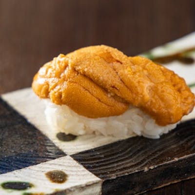 四季折々の肴と締めのお寿司が自慢