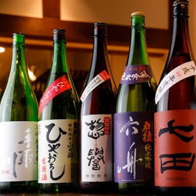 50種類以上の厳選日本酒を取り揃え