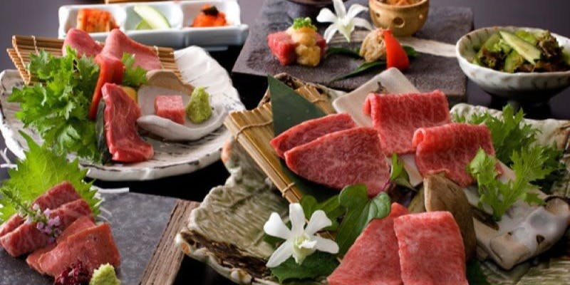 焼肉コース　白鷹（しらたか）  お1人様8,182円（税込9,000円） お料理＋飲み放題