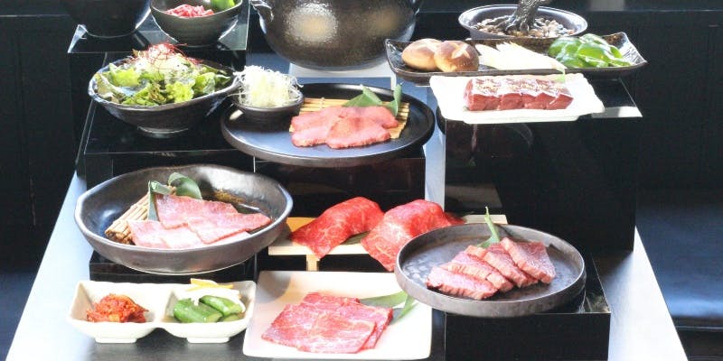 【ひろ丸コース 極】仙台牛肉寿司と特選黒毛和牛など13品