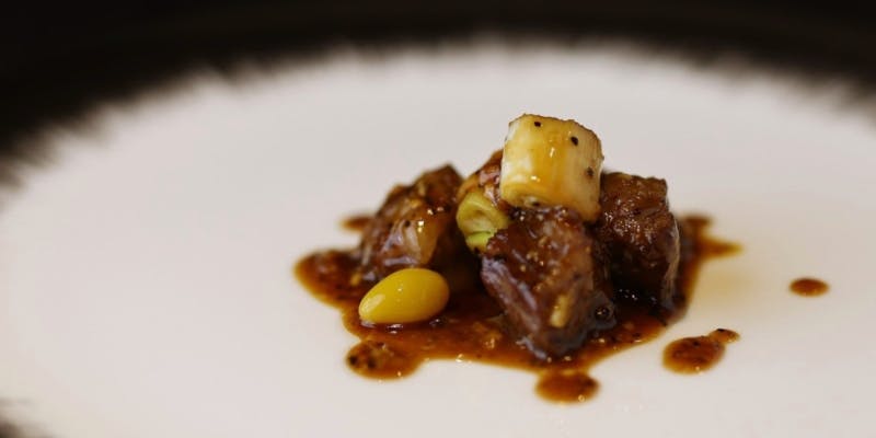 【留園 全10品】烏骨鶏スープ、黒毛和牛炙り、仔鳩香煎、伊勢海老、北京ダックなど