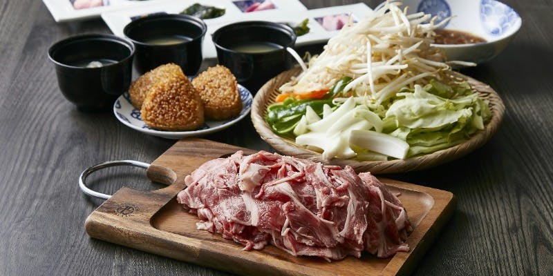 【飲み放題付】ジンギスカンコース8品｜提灯あふれる屋上屋台＋120分飲み放題付き