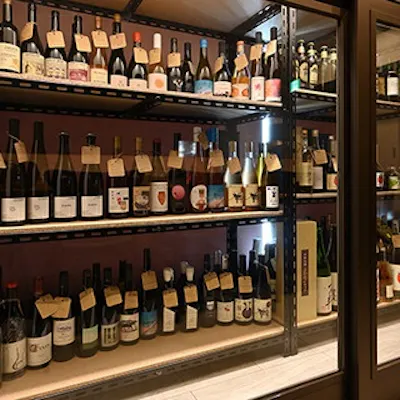料理に寄り添う300種類の自然派ワイン