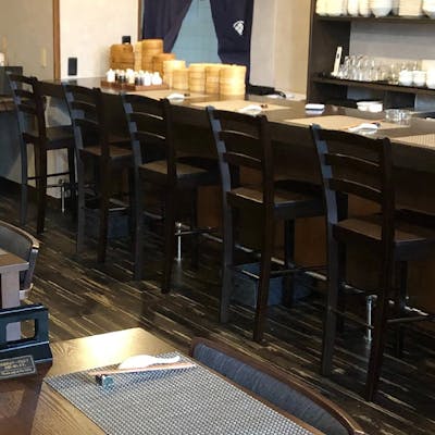 落ち着いた雰囲気の店内