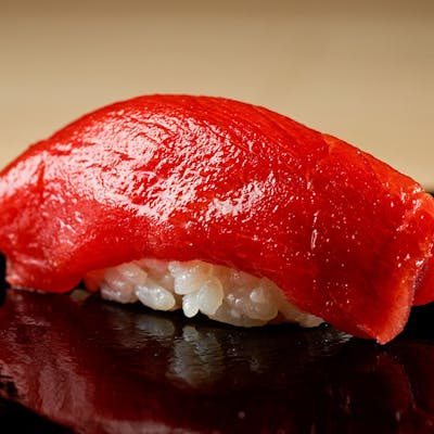 大将が織りなす極上の握り。一貫に込めた職人の技と心意気。