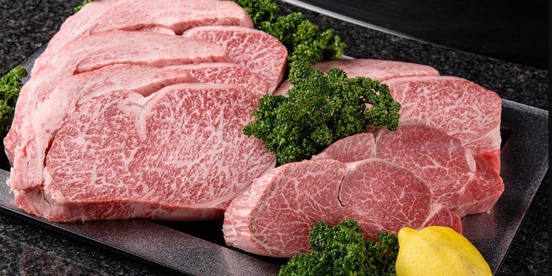 A5 黒毛和牛フィレ・サーロインとあわびの鉄板焼コース