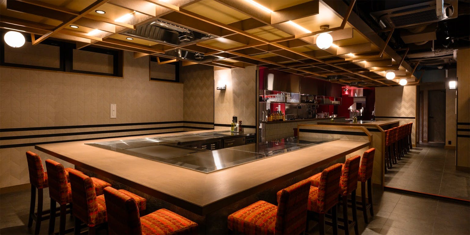 銀座のステーキ 新宿店 A5 黒毛和牛ステーキとあわびの鉄板焼コース