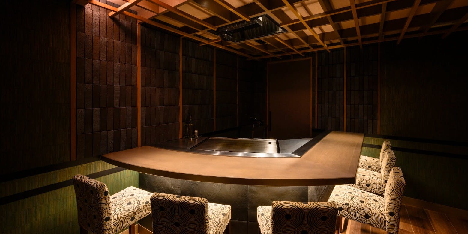 銀座のステーキ 新宿店 A5 黒毛和牛ステーキとあわびの鉄板焼コース