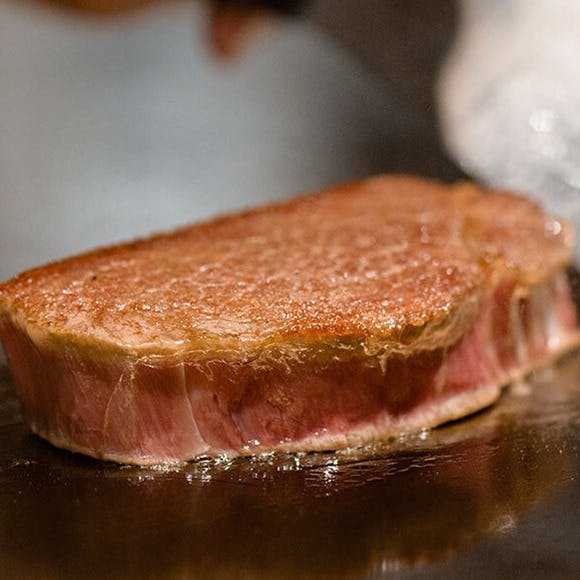 銀座のステーキ 新宿店 A5 黒毛和牛ステーキとあわびの鉄板焼コース