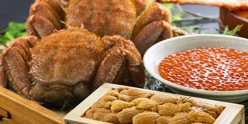 【ルスツ】毛ガニ半身がお一人ずつ と〆のウニいくら丼で うに かに いくらをすべて楽しめる＋飲み放題