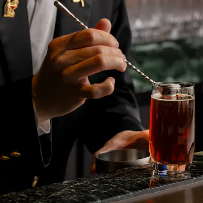 熟練の技が光る一杯。カクテルと共に過ごす贅沢な時間。