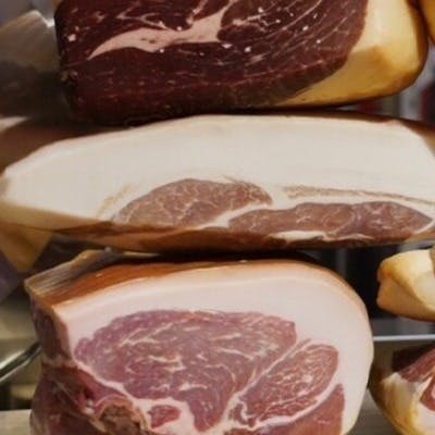 落ち着いた雰囲気の店内