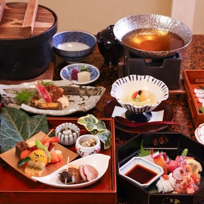 月毎に、旬の食材を取り入れたコース