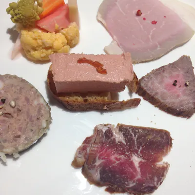 自家製シャルキュトリの盛り合わせ