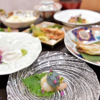 秋田の旬を気軽に楽しむ―料理と地酒のペアリングで広がる味わい