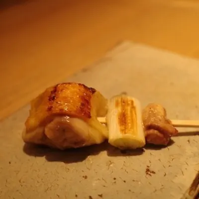季節を映したおまかせコースで、厳選地鶏と旬の美味を堪能