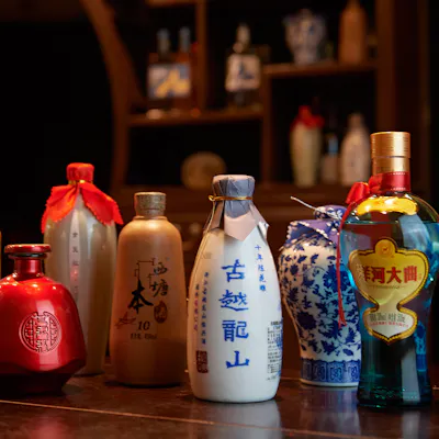 中国銘酒と銘茶の“宝箱”を、心ゆくまで。