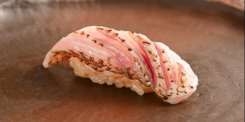 「雅コース」新鮮な旬の素材を活かした寿し七貫や逸品二種等や巻物、心ゆくまで堪能するディナー限定コース