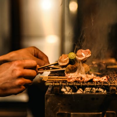 備長炭が引き出す地鶏の旨み