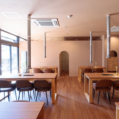 木の温もりに包まれる空間