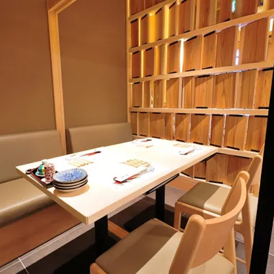 落ち着いた雰囲気の店内