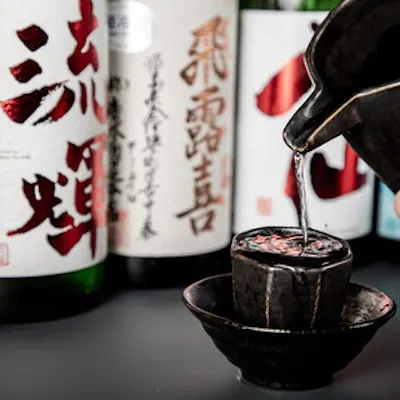 肉の旨みを引き立てる日本酒の数々