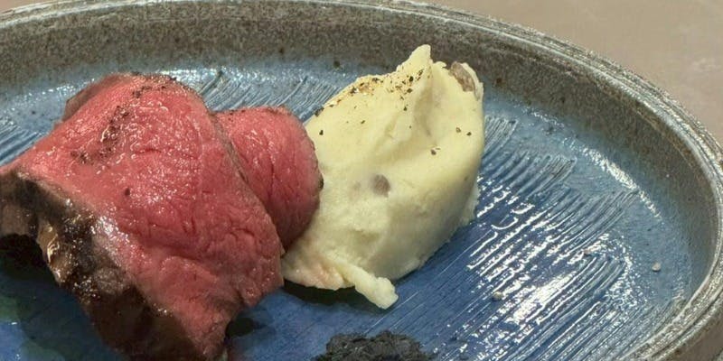 【冬のプレミアムコース】前菜盛合せに、馬肉のタルタル。メインは熟成黒毛和牛のフィレステーキ。