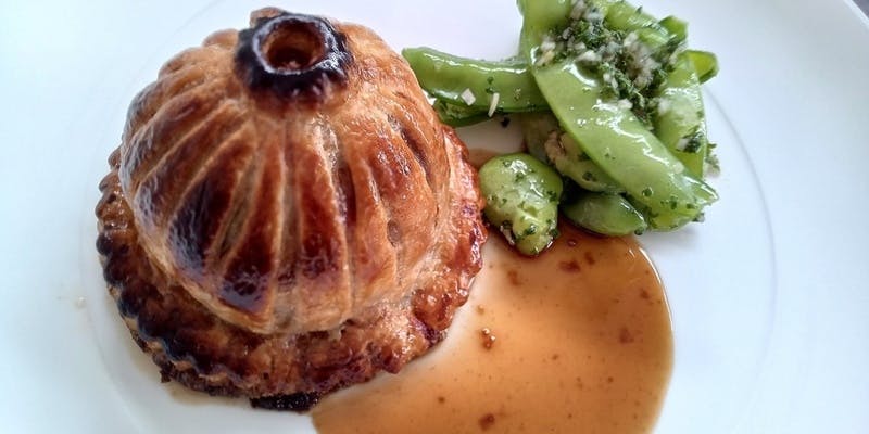 【選べるコース】アミューズ、定番から季節の料理まで選べる前菜・主菜を自由に味わう