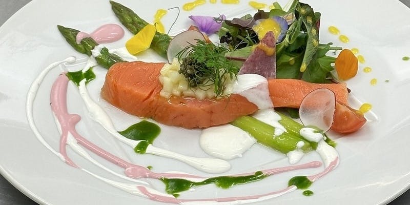 フレンチと秋田県産牛のチャコールグリルディナー6000　　特別な夜のディナーは地産地消フレンチで