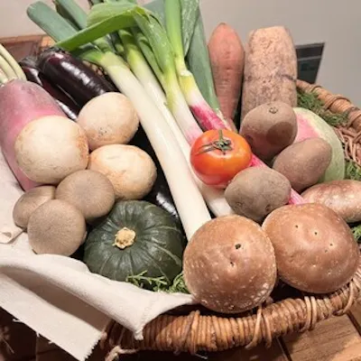 季節の野菜を炭火で味わう