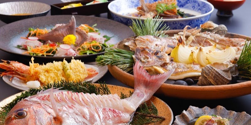 【鯛活造りコース】鯛活造り、鯛とさざえ宝楽焼き、鯛あら煮、天ぷらなど全9品程度