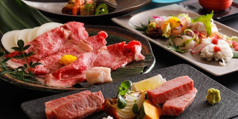 【淡路牛コース】前菜、淡路牛椀物、造り、淡路牛溶岩焼き、淡路牛すき焼きなど全10品程度