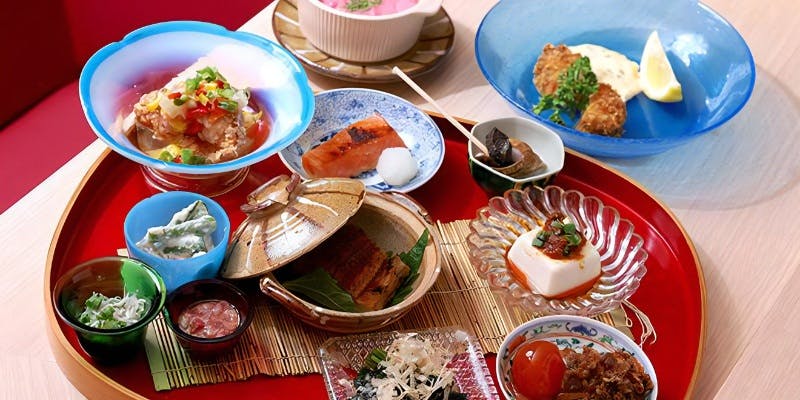 【プレミアムコース】おばんざい10種、上質なオリーブ牛や宮崎牛の焼しゃぶ・焼すき、豚汁など全7品程度