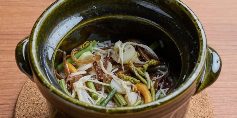 【おまかせコース】前菜、造り、炭焼3種、揚物、土鍋ご飯、フルーツなど全8品