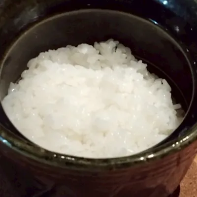 ふっくら炊き上げる土鍋ごはん