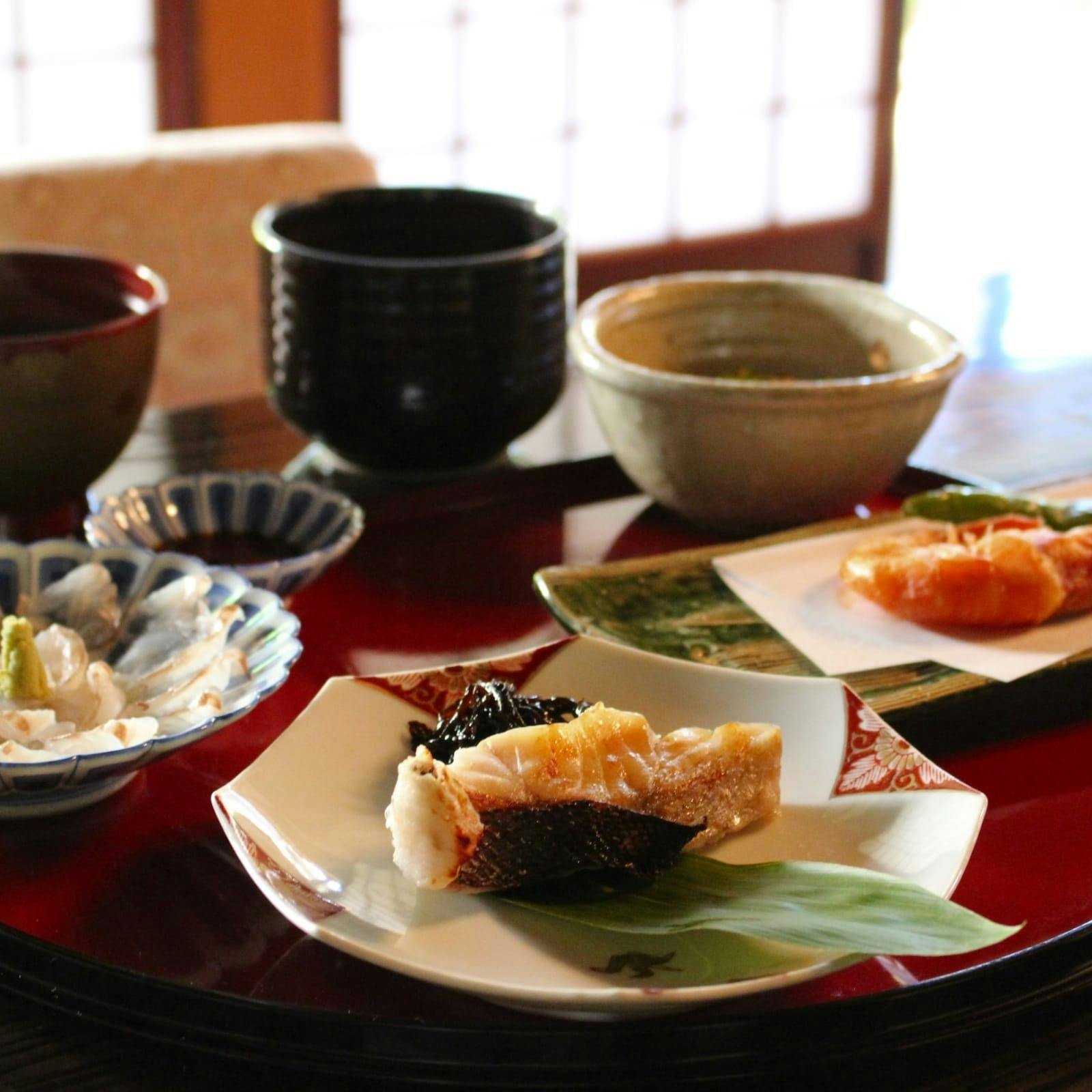 器や盛り付けにもこだわった自慢のお料理