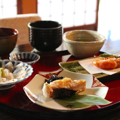 器や盛り付けにもこだわった自慢のお料理