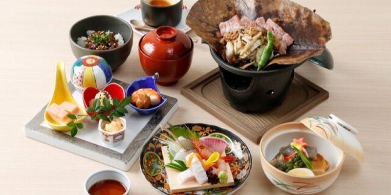 お昼の豪華会席「A5ランク伊賀牛」を含む全6品