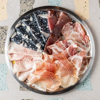 自家製シャルキュトリーの盛り合わせ