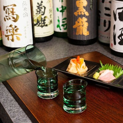 落ち着いた和の雰囲気の店内